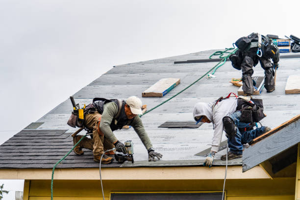 Professional Gutter Installation technician working in Selah, WA